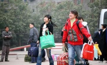 二胎生了女儿，婆婆逼我出去打工，过年回家刚进门，我就提出离婚