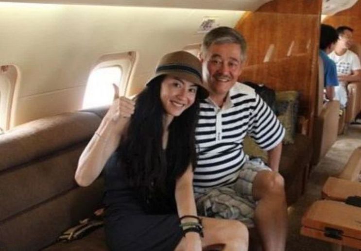 老外扮残疾人恶搞视频,老外扮残疾人恶搞视频大全