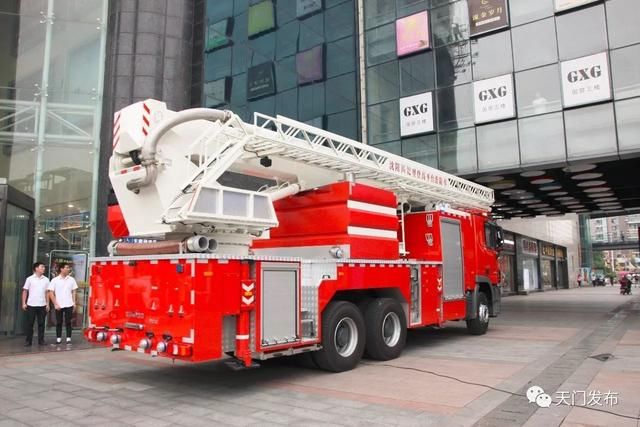 天门500多名专兼职消防队员都到齐了,他们准备