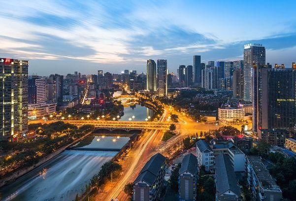 gdp增速_2018成都市gdp(2)