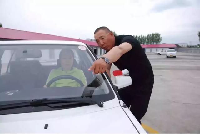 怎么样才能当驾校教练啊 t0162935e6c8ef3414a.jpg