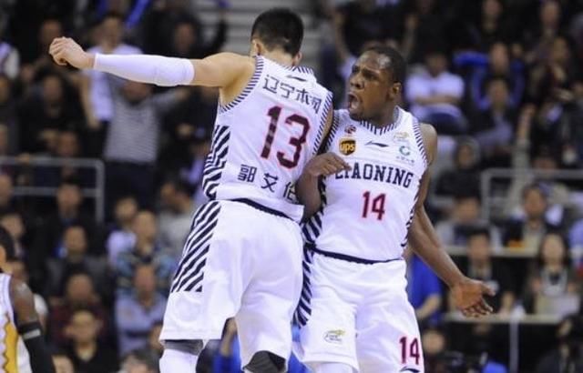 二三里现场走一走今晚辽篮的比赛你会看吗?跟