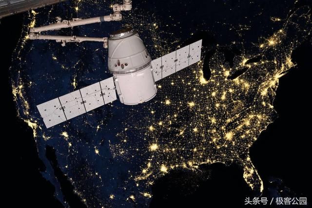 SpaceX的火箭又升空了，这次夹带的私货是下一代互联网的星星之火