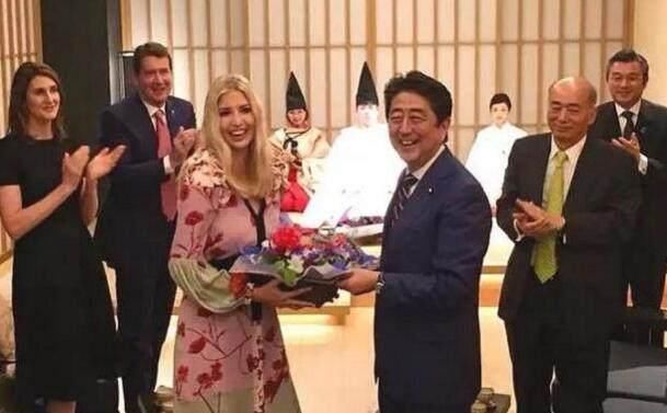 伊万卡会见各国领导人：伊万卡对他犯花痴，安倍极力讨好不多见！