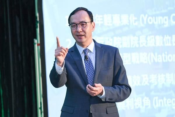 韩国瑜:立足台湾、胸怀大陆…征服宇宙 港媒:说