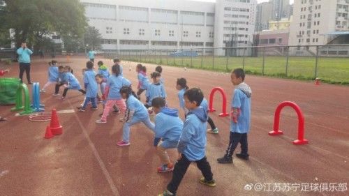 苏宁体育走进南京幼儿园,将编写幼儿足球教学