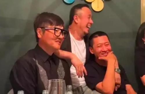 李亚鹏生日聚会大佬云集，尔康退圈罕露面，暴露真实消费水平