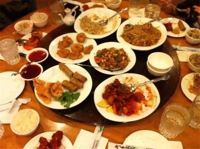 老外们有多喜欢吃中国菜?看看外国人的精彩评