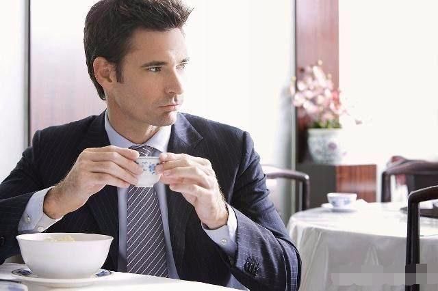 男人喝茶好处多,但这种茶喝多了,可能会增加男