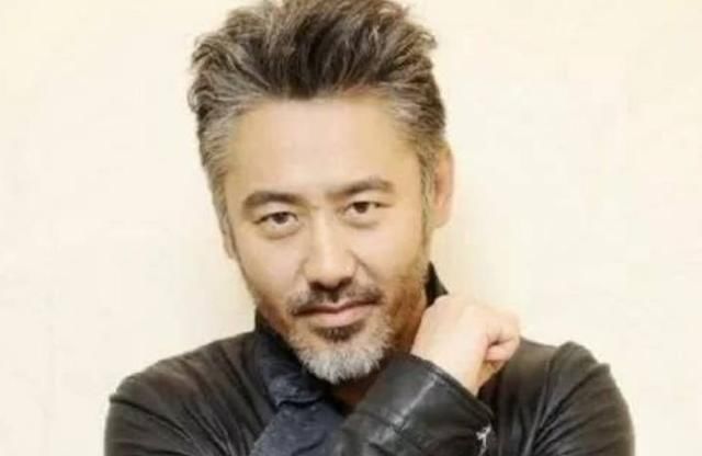 面相学:男人的下巴如果长这样,则是大富大贵之相,还能