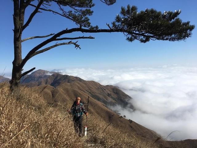 白色武功之龙山村-发云界-金顶-索道