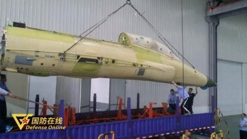 中国航空工业首架FTC-2000G飞机前机身交付