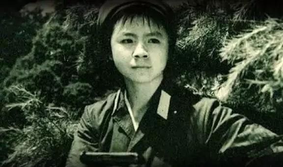 越战第一个牺牲的女兵,抢运回许多战友遗体,自己遗体却未能回国