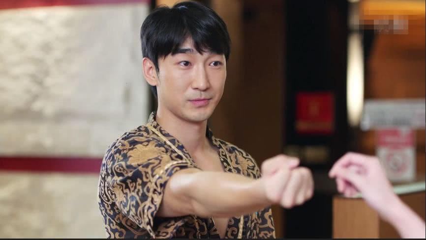 青春斗开播郑爽胖了演技进步了,只是剧中男演