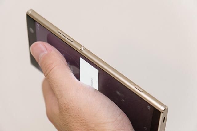 索尼Xperia XA2 Plus开箱,双卡双待,全面屏,颜值