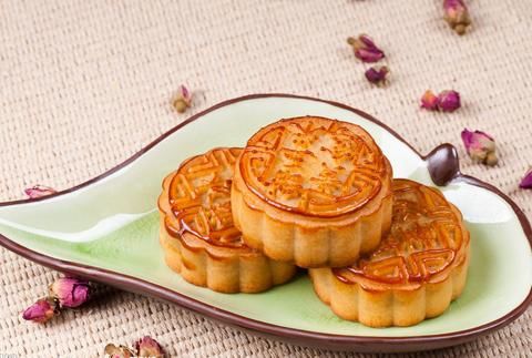 我是倒插门女婿,中秋岳父宣布一件事,全家炸开