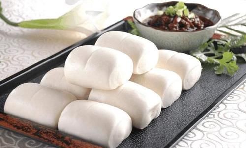 蒸馒头用冷水还是热水?教你一招,蒸出的馒头又