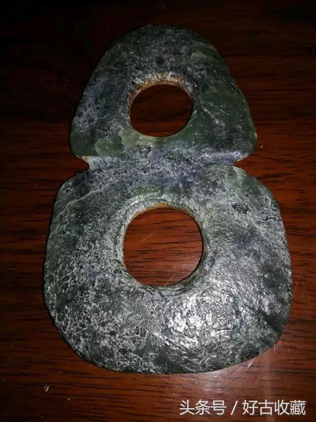 分享十探讨，红山文化玉器中可不可以有这样的皮壳。