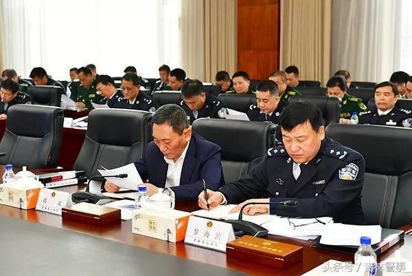 省公安厅传达全省三抓推进会精神 对深化放