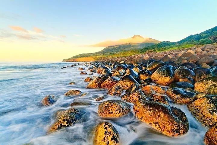 除了台湾,福建附近还有一处秘境小岛,有温泉火山迷倒欧洲背包客