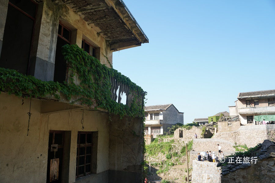 实拍中国无人村，被人遗弃却变成了美景