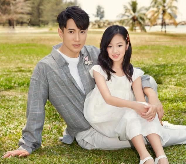 吴尊女儿整容式长大，如今的吴欣怡气质非凡，美成女神！