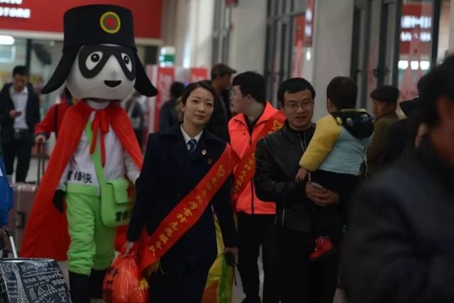 学习雷锋好榜样，薪火相传五十载，来自雷锋家乡火车站的报道