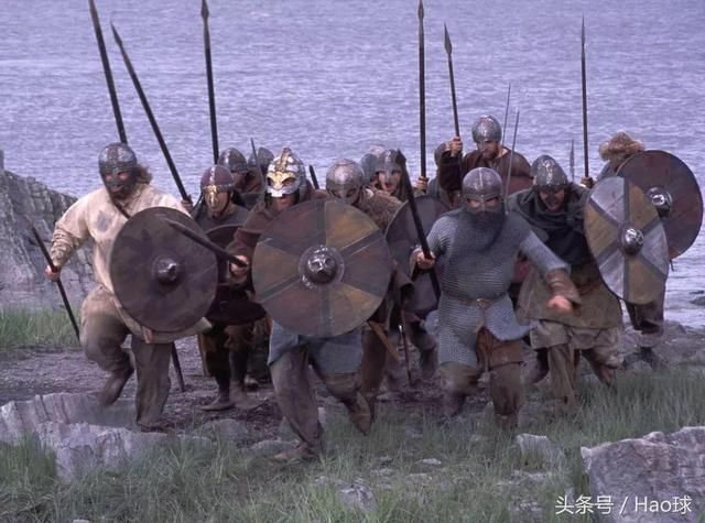 北欧海盗腾空擒鹰,冰岛足球一点儿也不业余!