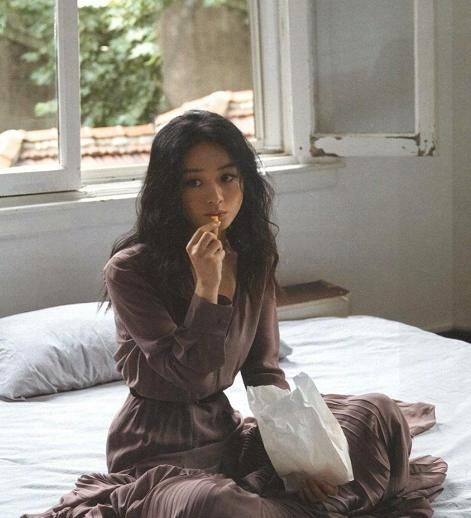 杨幂真不愧是穿衣模板，赵丽颖又偷师，同款造型身材天差地别