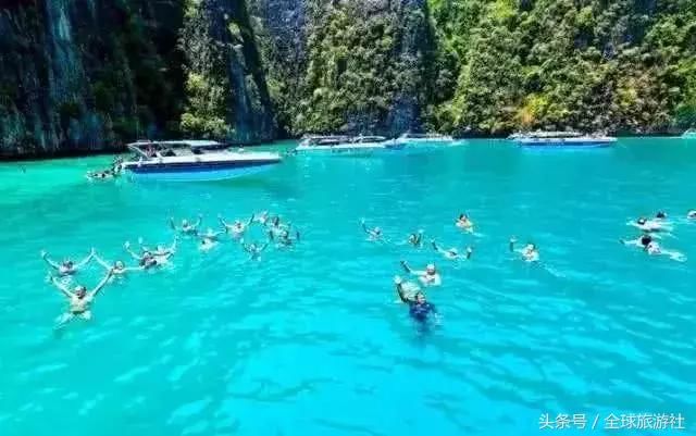 众多的海滩和岛屿，多种款式的玩法，彻彻底底high遍普吉岛