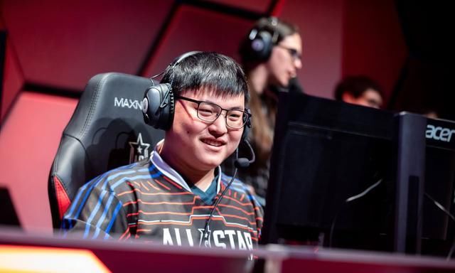 2019微博之夜王一博