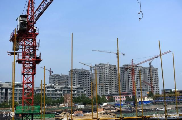 到底该选择买一手房还是二手房呢?