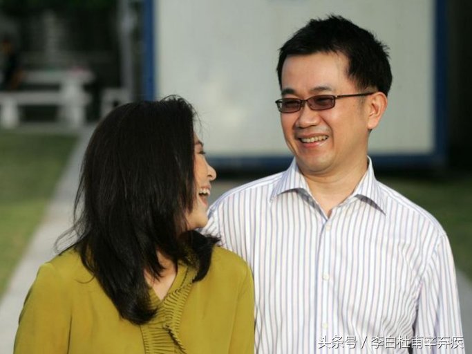 英拉回中国包饺子样子最美，有人为她放弃一切，不结婚也要在一起