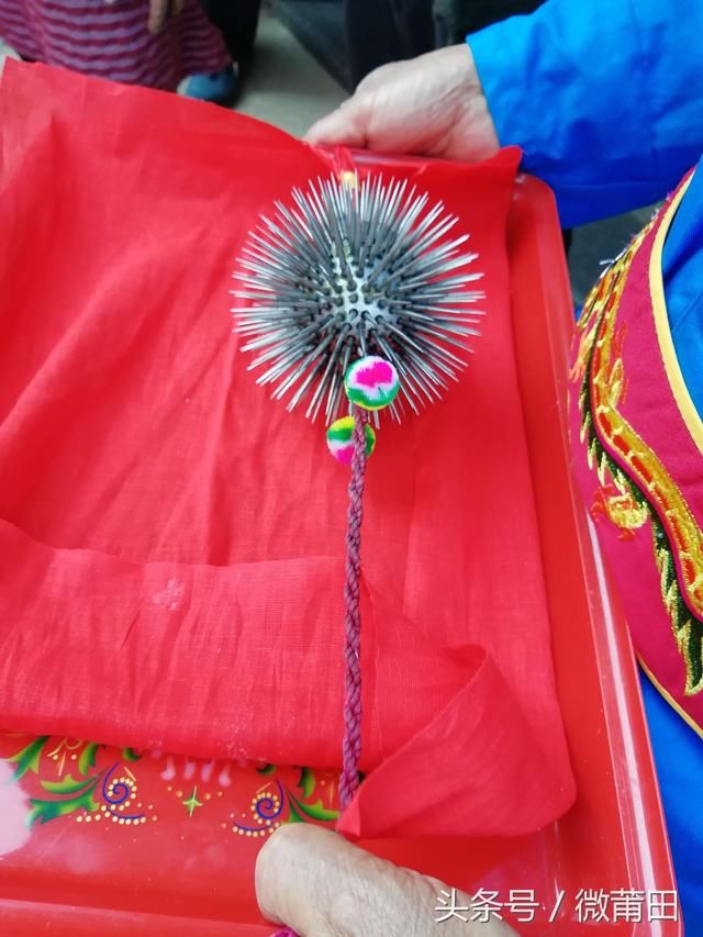 莆田涵江最疯狂最热闹的元宵:现场打铁球,万人