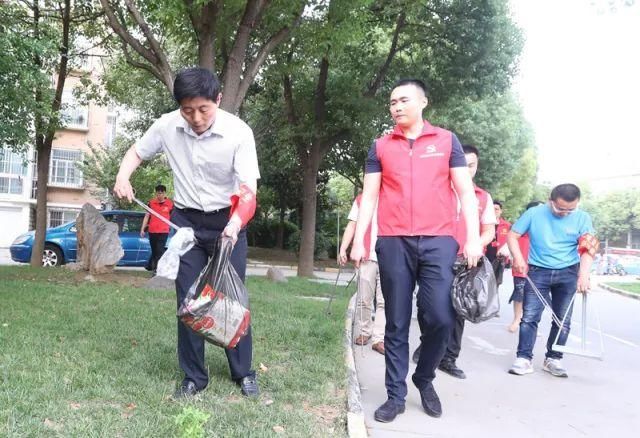 关注凝聚志愿力量 共创文明城市政府办志愿者