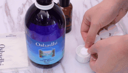 脸绷是激素脸吗