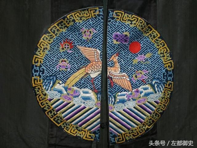 官员找人上门定制官服,裁缝问了一个简单的问