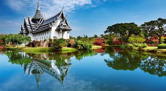 泰国人看中国:不知道高铁的样子,疑惑速度能比