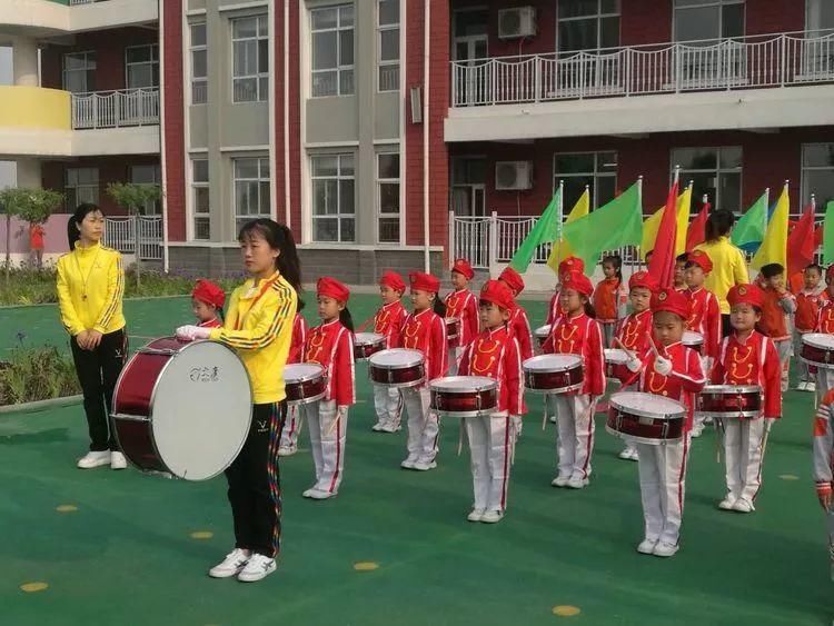 黄骅市第三幼儿园举行第一届春季运动会