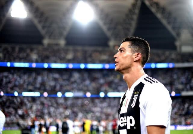 尤文图斯VS切沃首发:C罗迪巴拉领衔 曼朱皮亚