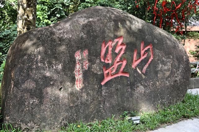 去海南岛中部雨林过五一，玩法多样，度假不单调