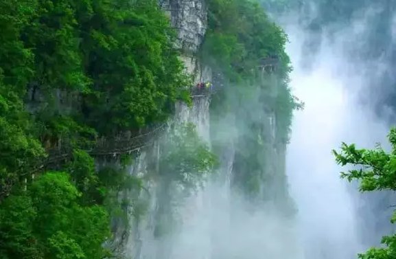 比张家界玻璃栈道刺激520倍！心形玻璃栈道超想去！