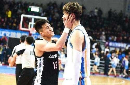 CBA球星涨工资要感谢周琦 阿联可值4000万还