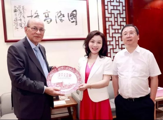 巴西驻广州总领事馆考察湖南高桥大市场