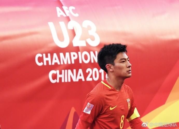 何超生日,中国足球队送祝福