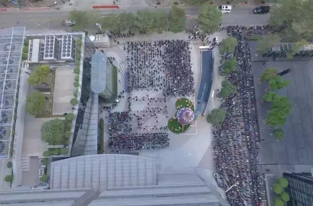 初八，马化腾将在这里给数万人发红包，场面堪比春运！