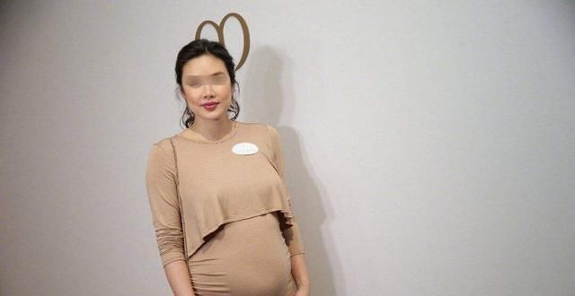 天王嫂方媛三年生俩娃，如今容貌光彩照人，高龄产妇比不了