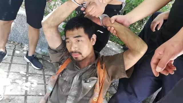 抓到了!33岁毒贩在庭审中逃跑,20多天后终于落