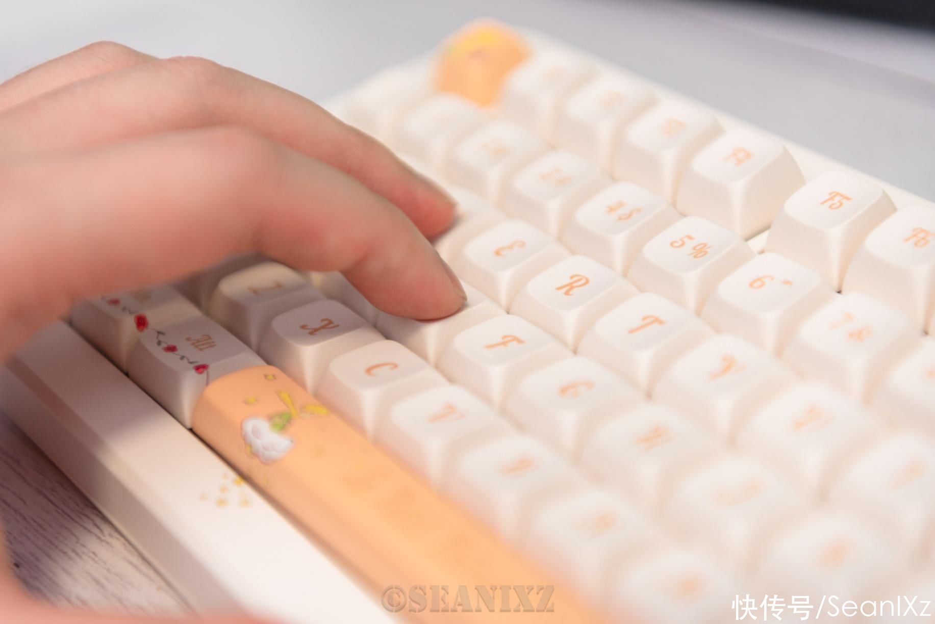 所有大人都是孩子，只要你未曾遗忘。IQUNIX小王子联名ZX75键盘