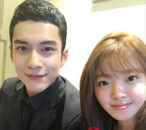 韩东君王文也否认恋情,王文也:以后不敢再对视